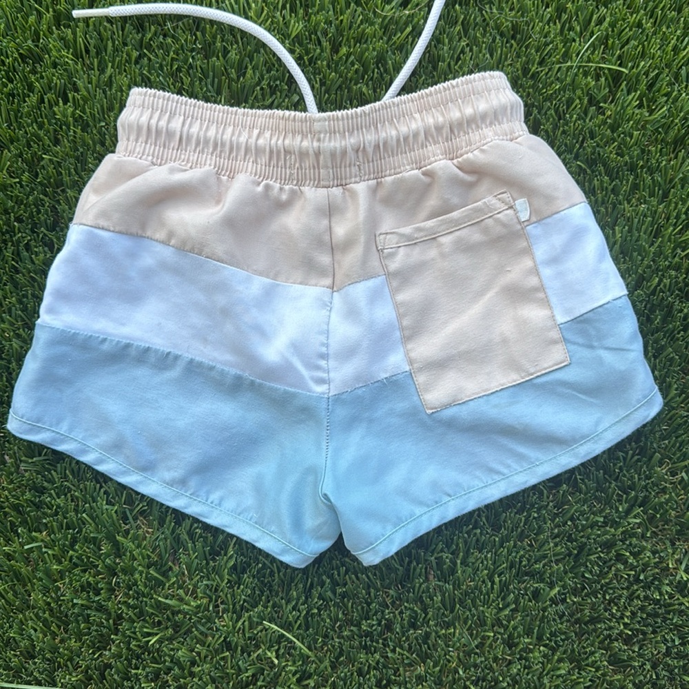 Minnow size 3/4T Colorblock Swim Trunks in Cream, White & Light Blue - Picture 2 of 3